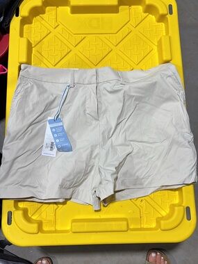 Southern Tide Cream High-Waist Active Shorts
